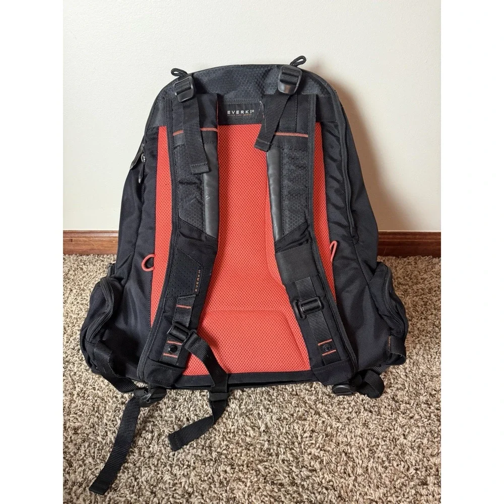 Everki Beacon Console Gaming Laptop black Backpack (See pics for details)